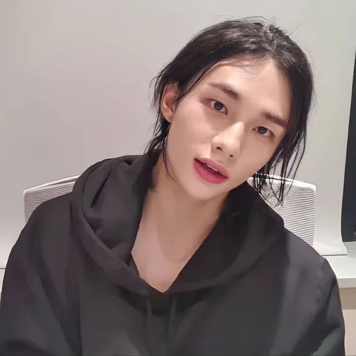 🐚 Стикер «hwan» для Telegram
