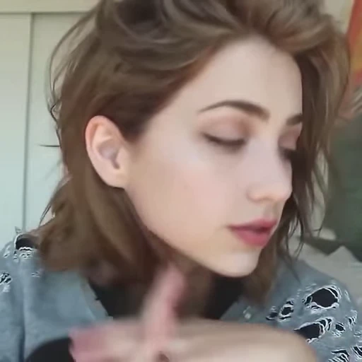 Стикерпак "Emily Rudd" для Telegram — скачать