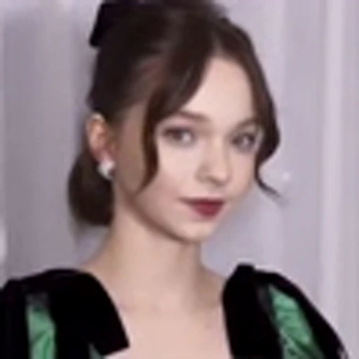 🤩 Эмодзи «Emma Myers» для Telegram