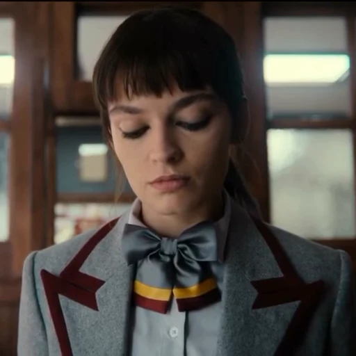 🧐 Стикер «Emma Mackey» для Telegram