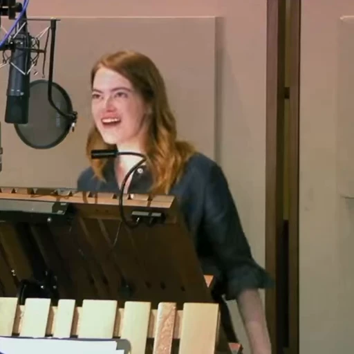 😈 Стикер «Emma Stone» для Telegram