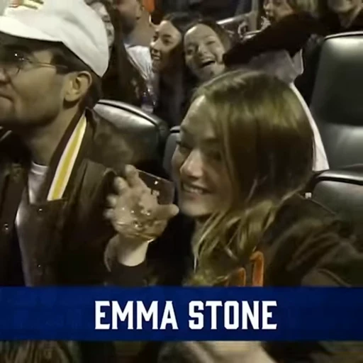 🥃 Стикер «Emma Stone» для Telegram