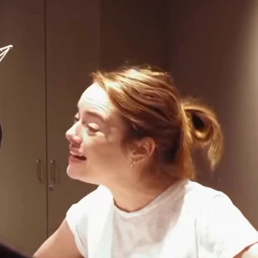 😊 Стикер «Emma Stone» для Telegram