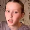 Стикер 10 Анюта