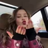 Стикер 27 Анюта