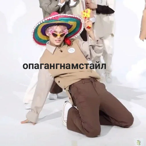 😃 Стикер «Энхайпен энд стрей кидс ворлд доминейшн» для Telegram