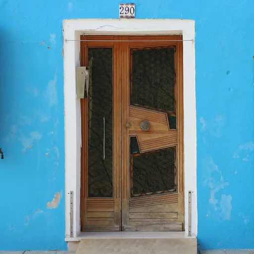 🚪 Стикер «Входные двери» для Telegram