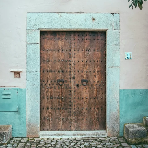 🚪 Стикер «Входные двери» для Telegram