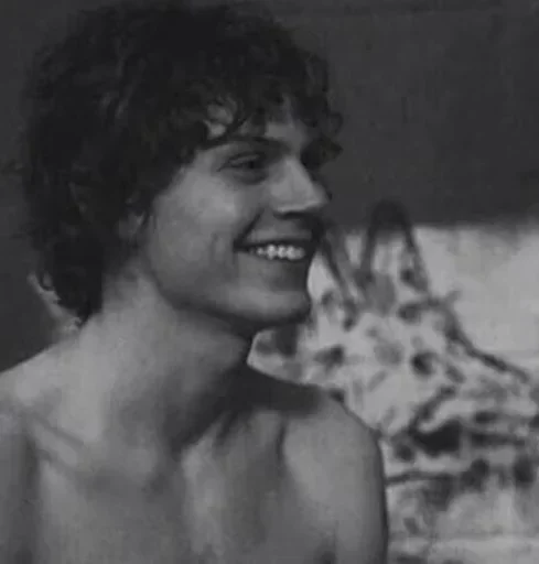😐 Стикер «Evan Peters» для Telegram