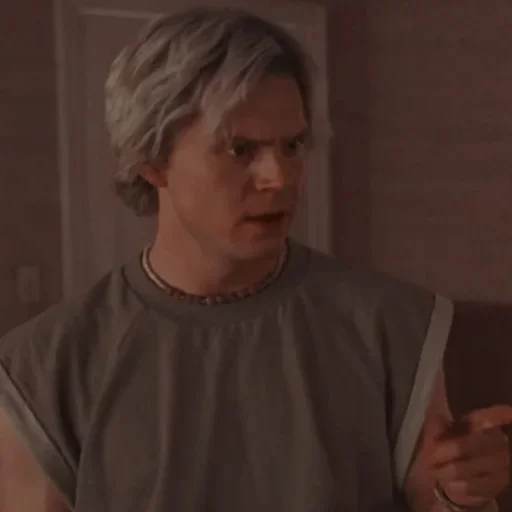 😐 Стикер «Evan Peters» для Telegram