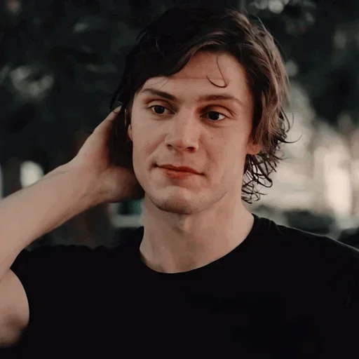 Стикерпак Evan Peters для Telegram