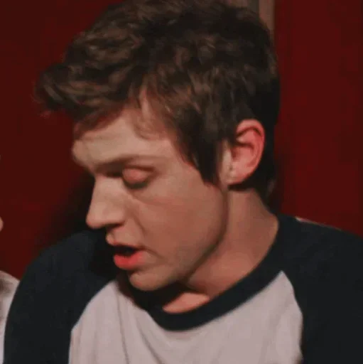 😐 Стикер «Evan Peters» для Telegram