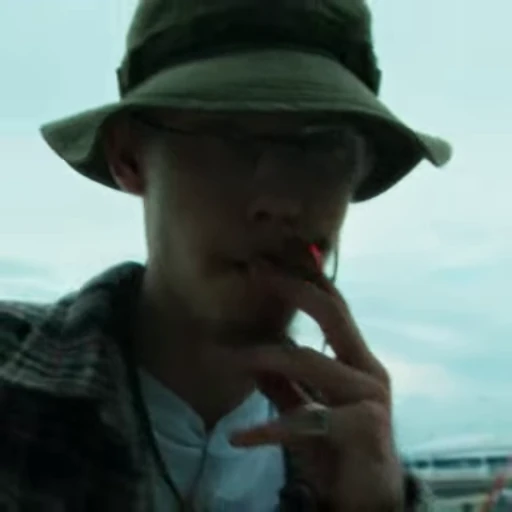 😶‍🌫️ Стикер «FRIENDLY THUG 52» для Telegram
