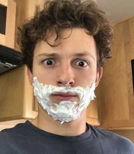 ☺️ Стикер «Tom Holland» для Telegram