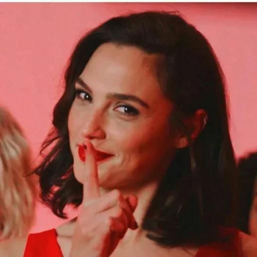 🤫 Стикер «Gal Gadot» для Telegram