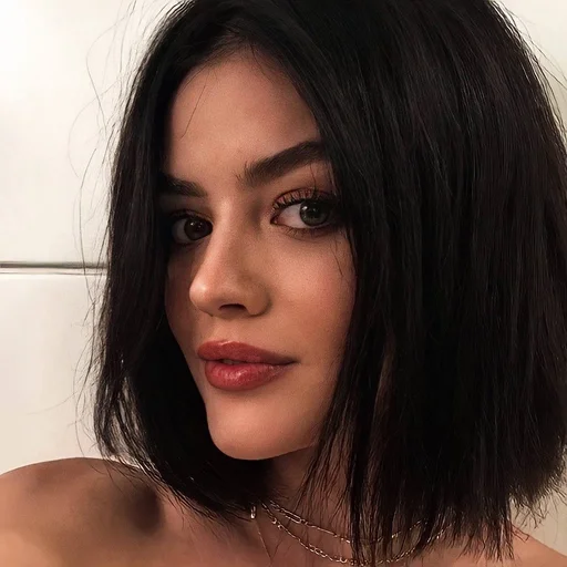 🌷 Стикер «Lucy Hale» для Telegram