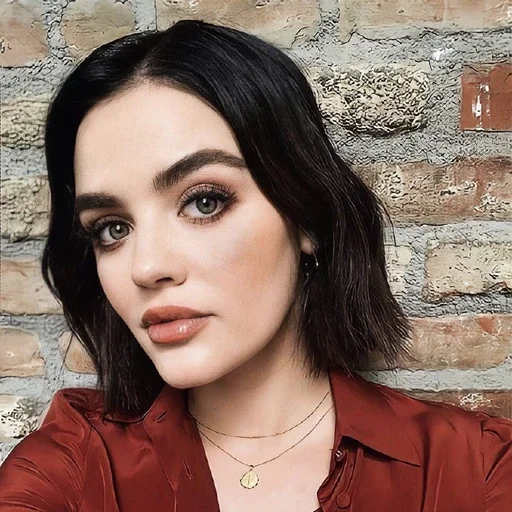 🌷 Стикер «Lucy Hale» для Telegram
