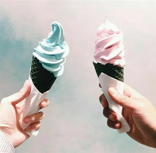 ❤ Стикер «S̃̾À́Ñ̾D̃̾Ỹ̾» для Telegram