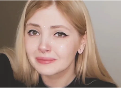 😫 Стикер «дашка каплан» для Telegram