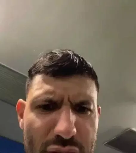 🤨 Стикер «футбольчик» для Telegram