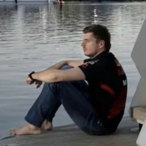 😔 Стикер «formula 1f 1f 1f 1» для Telegram