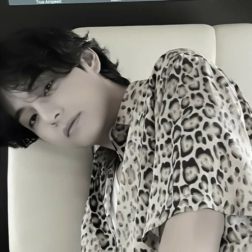 🌹 Стикер «TAEHYUNG» для Telegram