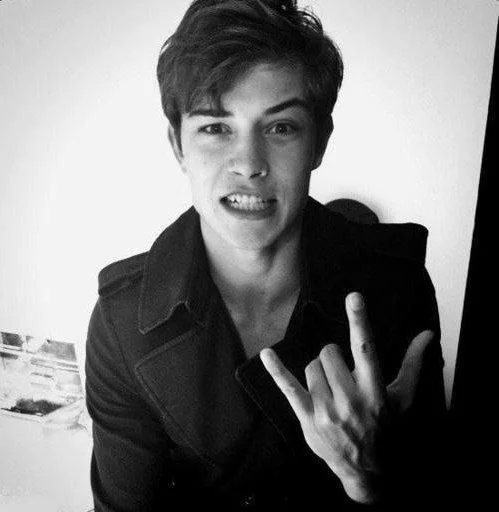 ✌️ Стикер «Francisco Lachowski» для Telegram