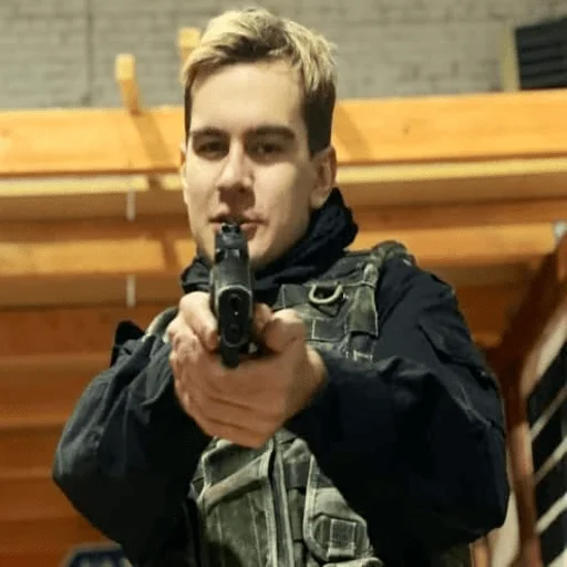 🔫 Стикер «что-то между 89 и фрик» для Telegram