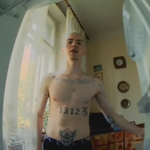 🥚 Стикер «friendlythug» для Telegram