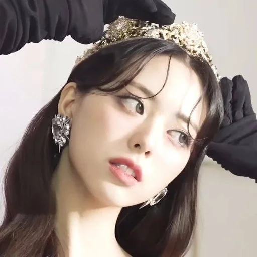 🍓 Стикер «Yuna Itzy» для Telegram