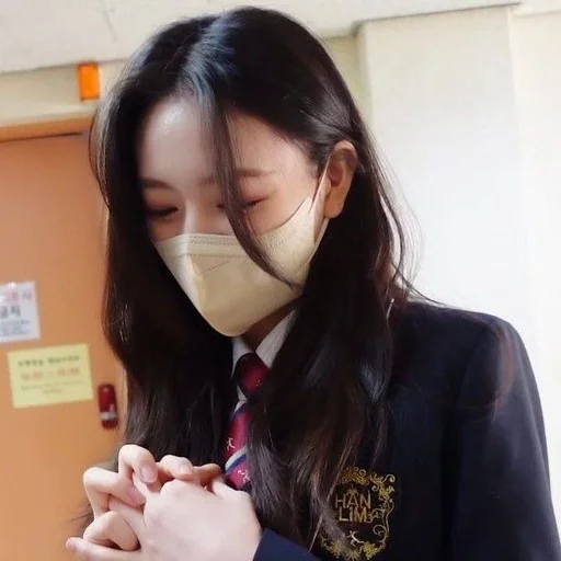 🍓 Стикер «Yuna Itzy» для Telegram