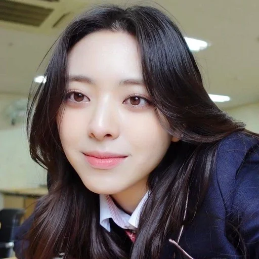 🍓 Стикер «Yuna Itzy» для Telegram