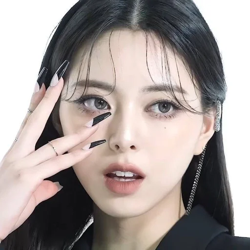 🍓 Стикер «Yuna Itzy» для Telegram