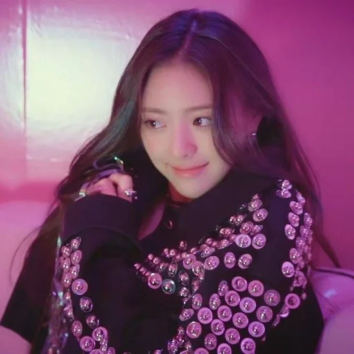 🍓 Стикер «Yuna Itzy» для Telegram
