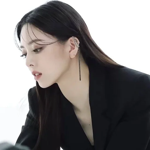 🍓 Стикер «Yuna Itzy» для Telegram