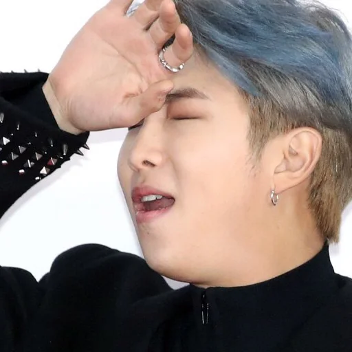 😱 Стикер «сонин протухший чай (bts)» для Telegram