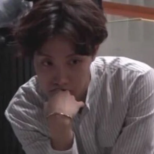 🤔 Стикер «сонин протухший чай (bts)» для Telegram