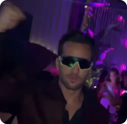 🕺 Стикер «Vibe Memes» для Telegram