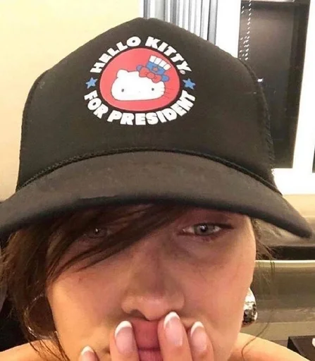 🧢 Стикер «Bella Hadid» для Telegram