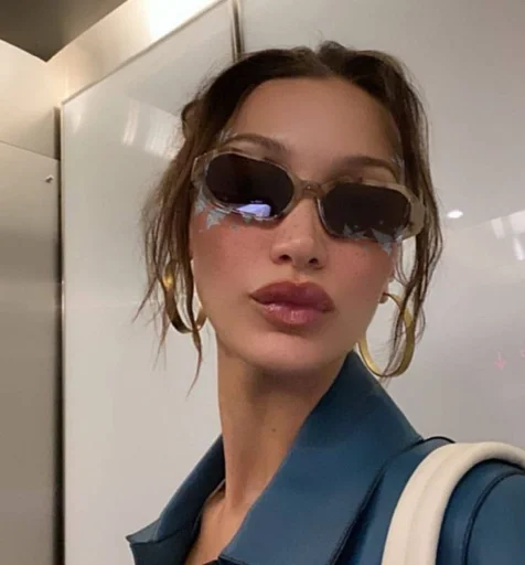 😎 Стикер «Bella Hadid» для Telegram