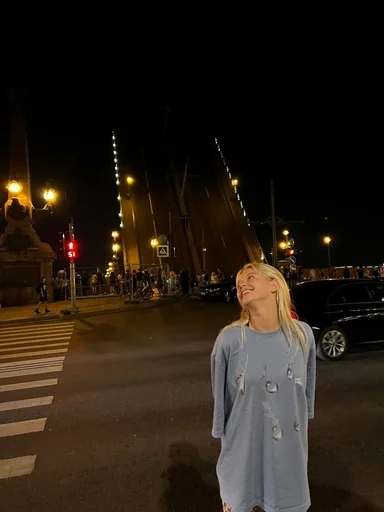🌃 Стикер «Юля Гаврилина» для Telegram