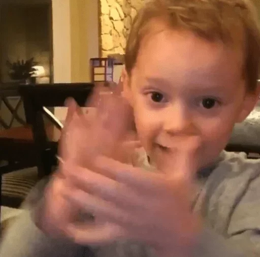 👏 Стикер «Gavin React» для Telegram