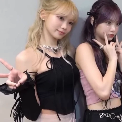➖ Стикер «girl korean» для Telegram