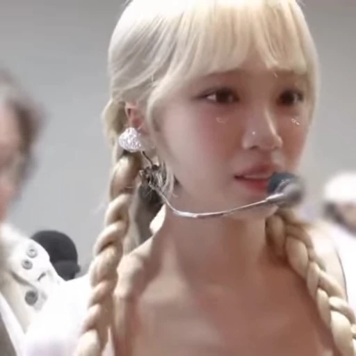 ➖ Стикер «girl korean» для Telegram