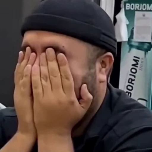 😞 Стикер «Qizqda» для Telegram