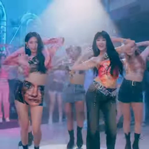 💜 Стикер «(G)I-DLE Queencard» для Telegram