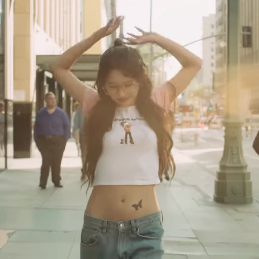 💜 Стикер «(G)I-DLE Queencard» для Telegram