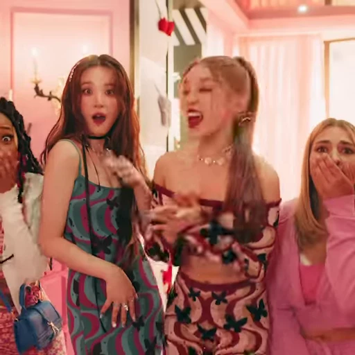 💜 Стикер «(G)I-DLE Queencard» для Telegram