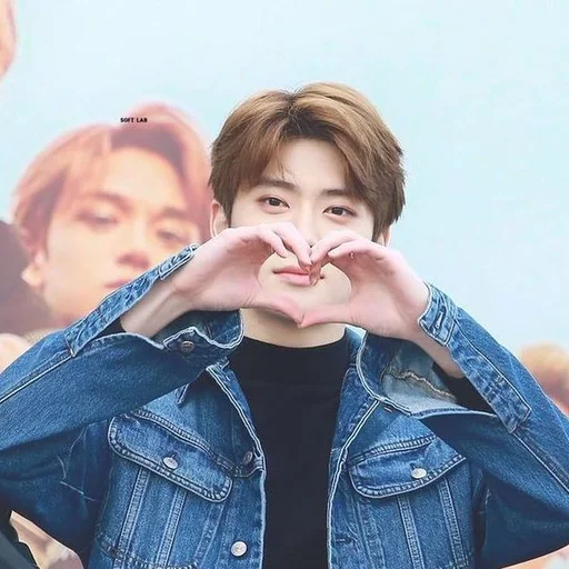🔐 Стикер «JAEHYUN and giovano» для Telegram