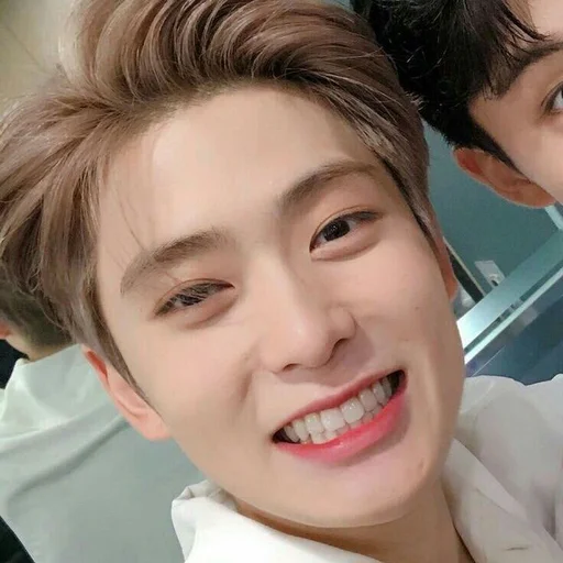 🔐 Стикер «JAEHYUN and giovano» для Telegram
